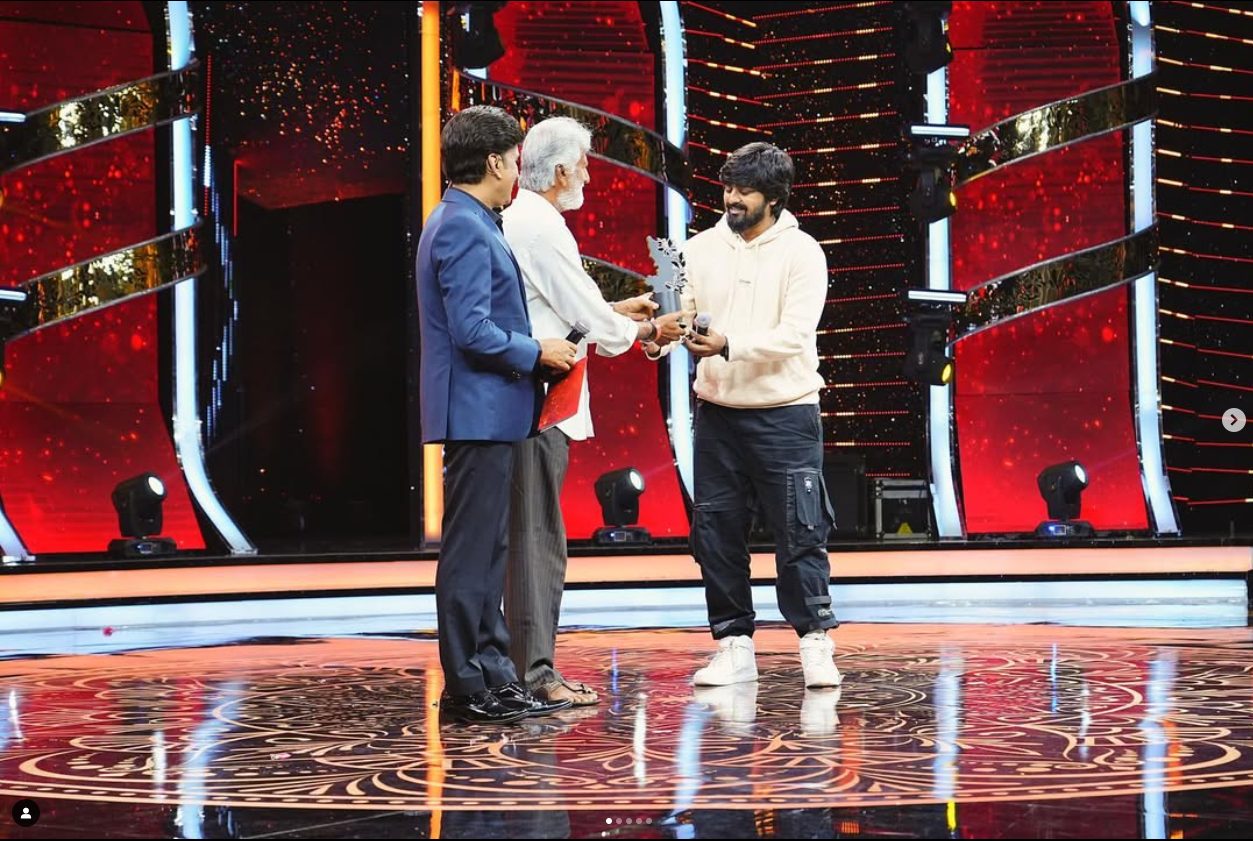 Pratheek Shetty receiving Best Editor award for Kantara